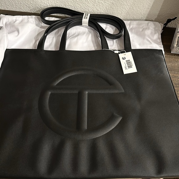 ❤️❤️❤️ SOLD!!!  NWT - IMMEDIATE SHIP - BRAND NEW TELFAR LARGE SHOPPING BAG - Picture 1 of 8